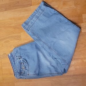 Tommy Hilfiger Stonewashed Capris 16